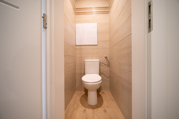 Toaleta - Pronájem bytu 2+1 v osobním vlastnictví 67 m², Praha 10 - Strašnice