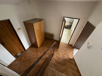 Prodej bytu 3+1 v osobním vlastnictví 90 m², Komňa