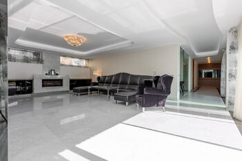 Prodej domu 365 m², Praha 9 - Kyje