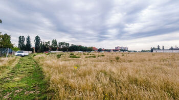 Prodej pozemku 10874 m², Odolena Voda