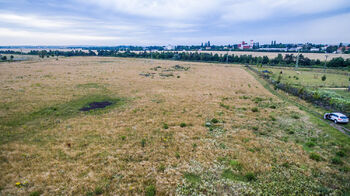 Prodej pozemku 10874 m², Odolena Voda