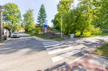 Prodej pozemku 800 m², Panenské Břežany