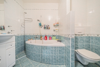 Prodej bytu 4+1 v osobním vlastnictví 90 m², Praha 4 - Michle