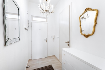 Vstupní předsíň bytu - Pronájem bytu 1+kk v osobním vlastnictví 28 m², Praha 6 - Břevnov