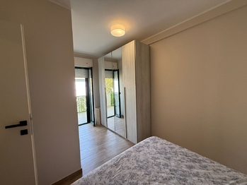 ložnice s výstupem na terasu - Prodej bytu 2+kk v osobním vlastnictví 54 m², Silvi