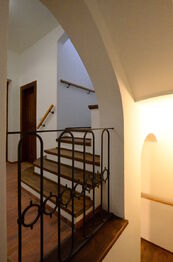 schodiště bytu - Pronájem bytu atypický v osobním vlastnictví 148 m², České Budějovice