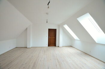 ložnice ve 2.patře - Pronájem bytu atypický v osobním vlastnictví 148 m², České Budějovice