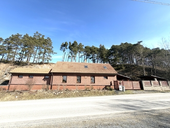 Prodej domu 200 m², Budišov