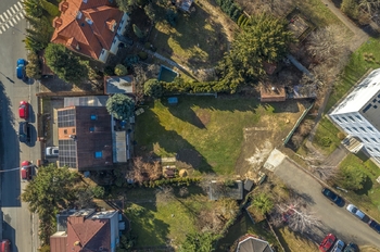 Pohled shora - Prodej pozemku 551 m², Praha 4 - Lhotka 