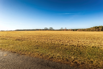 Prodej pozemku 8962 m², Lišov