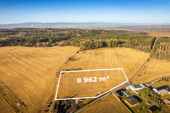 Prodej pozemku 8962 m², Lišov