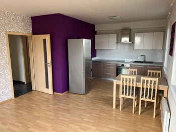 Pronájem bytu 2+kk v družstevním vlastnictví 60 m², Lavičky