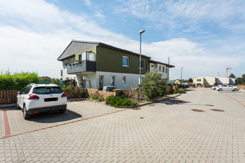 Pronájem bytu 2+kk v družstevním vlastnictví 60 m², Lavičky