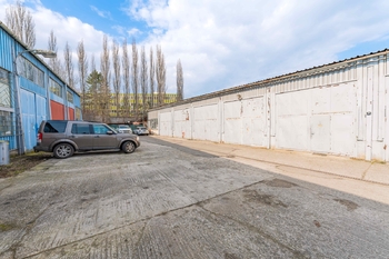 exteriér haly - Prodej obchodních prostor 1441 m², Nová Dubnica