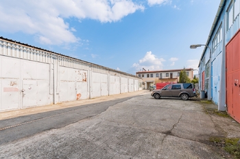 exteriér haly - Prodej obchodních prostor 1441 m², Nová Dubnica