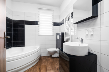 Koupelna s WC - Prodej domu 102 m², Česká Bříza