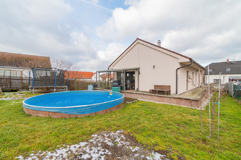 Pohled na dům - Prodej domu 102 m², Česká Bříza