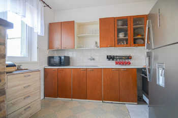 kuchyň - Prodej domu 160 m², Vnorovy