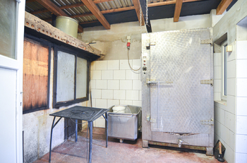 udírna - Prodej domu 160 m², Vnorovy