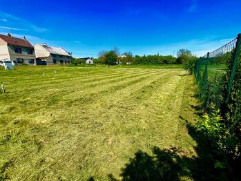 Prodej pozemku 577 m², Lazníky