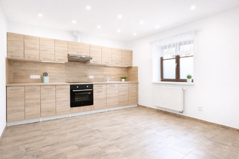 kuchyně s jídelnou - Pronájem bytu 3+1 v osobním vlastnictví 219 m², Železný Brod 