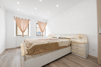 ložnice - Pronájem bytu 3+1 v osobním vlastnictví 219 m², Železný Brod