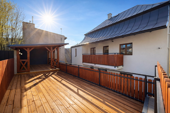společná terasa - Pronájem bytu 3+1 v osobním vlastnictví 219 m², Železný Brod