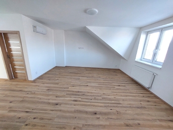 Pronájem bytu 3+kk v osobním vlastnictví 96 m², Komořany