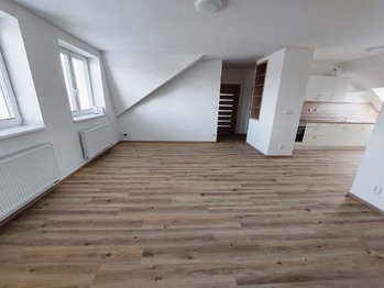 Pronájem bytu 3+kk v osobním vlastnictví 96 m², Komořany