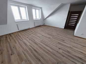 Pronájem bytu 3+kk v osobním vlastnictví 96 m², Komořany