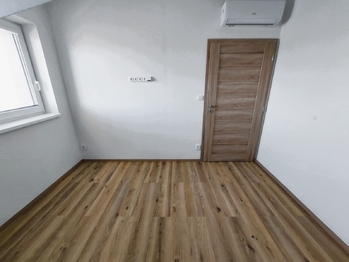 Pronájem bytu 3+kk v osobním vlastnictví 96 m², Komořany