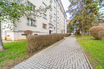 Sečská 7, Praha - Strašnice - Prodej bytu 2+1 v osobním vlastnictví 54 m², Praha 10 - Strašnice