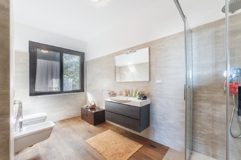 1 ze 3 koupelen - Prodej bytu 4+1 v osobním vlastnictví 278 m², Montesilvano