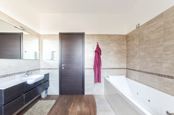 Druhá koupelna - Prodej bytu 4+1 v osobním vlastnictví 278 m², Montesilvano