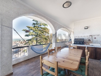 posezení a gril - Prodej bytu 4+1 v osobním vlastnictví 278 m², Montesilvano