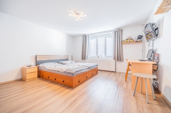 Pokoj v přízemí - Prodej domu 160 m², Svinařov