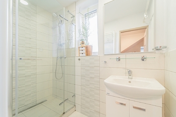 Koupelna - Prodej domu 160 m², Svinařov