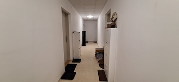 Chodba před bytem - Prodej bytu 2+kk v osobním vlastnictví 49 m², Rostěnice-Zvonovice