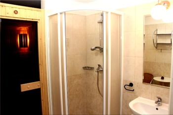 Koupelna se saunou - Prodej domu 271 m², Průhonice