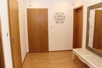 Hala - Prodej domu 271 m², Průhonice