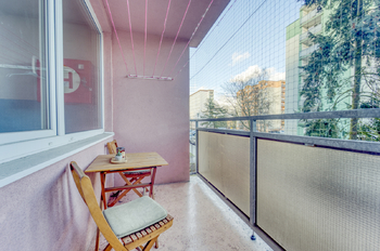 společná lodžie - Prodej bytu 1+1 v osobním vlastnictví 35 m², Plzeň