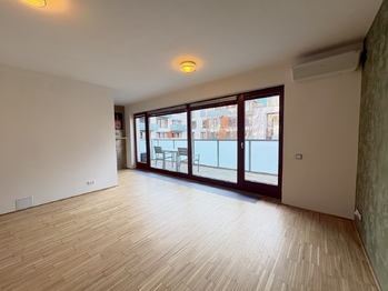 Pronájem bytu 1+kk v osobním vlastnictví 42 m², Praha 8 - Karlín