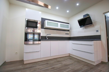 kuch. kout - Pronájem bytu 2+kk v družstevním vlastnictví 40 m², České Budějovice