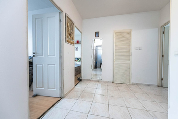 Prodej bytu 3+kk v osobním vlastnictví 78 m², Praha 9 - Černý Most