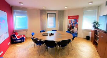 1NP - kancelář/ zasedací místnost - Pronájem kancelářských prostor 282 m², Praha 9 - Horní Počernice