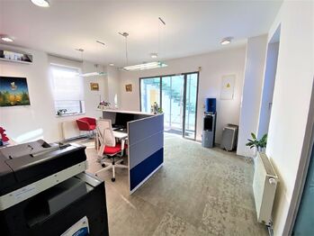 1NP - vstupní recepce - Pronájem kancelářských prostor 141 m², Praha 9 - Horní Počernice