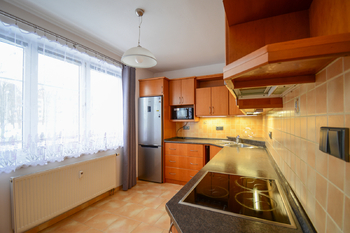 Kuchyň - Pronájem bytu 2+1 v družstevním vlastnictví 69 m², Vamberk