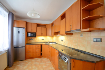 Kuchyň - Pronájem bytu 2+1 v družstevním vlastnictví 69 m², Vamberk