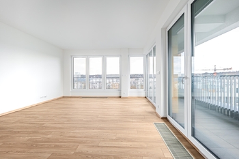 Obývací pokoj - Pronájem bytu 2+kk v osobním vlastnictví 80 m², Praha 9 - Hloubětín