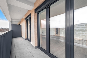 Lodžie - Pronájem bytu 2+kk v osobním vlastnictví 80 m², Praha 9 - Hloubětín